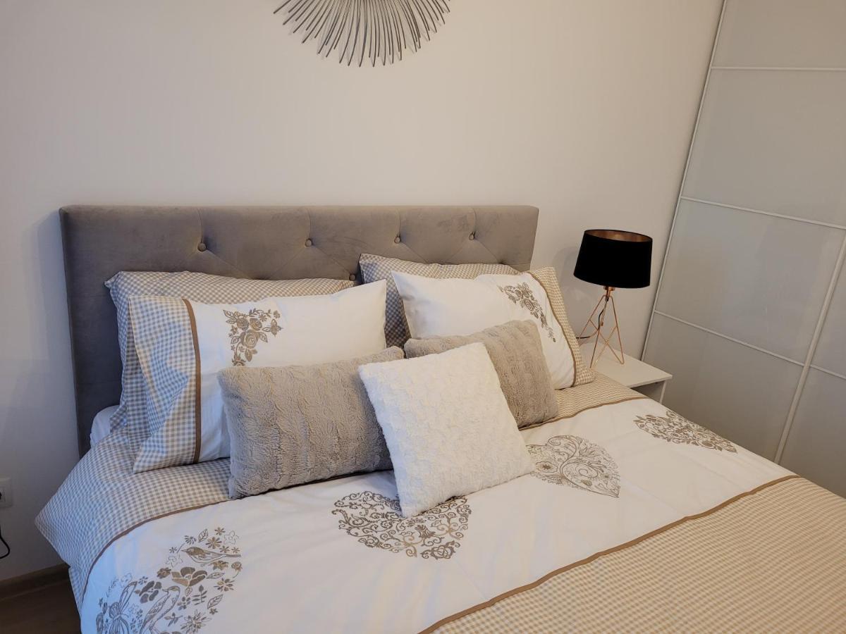 4Qualis Apartment Brasov Ngoại thất bức ảnh